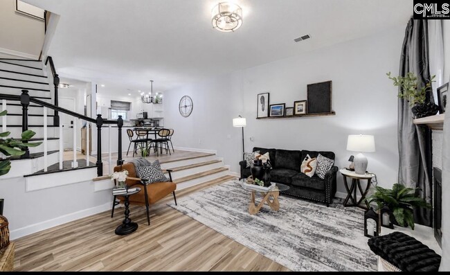 Building Photo - 111 Village Walk