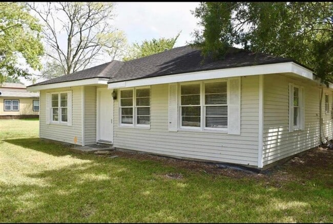 Building Photo - 4708 38th St E