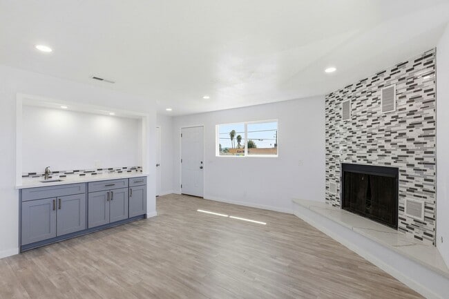 Foto del edificio - Centrally Located Property!