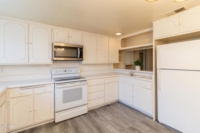Foto del edificio - 630 W Huntington Dr