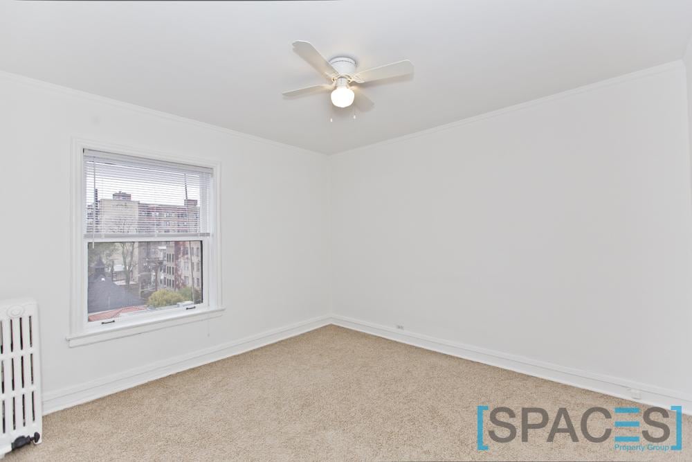Foto del edificio - 440 W Barry Ave