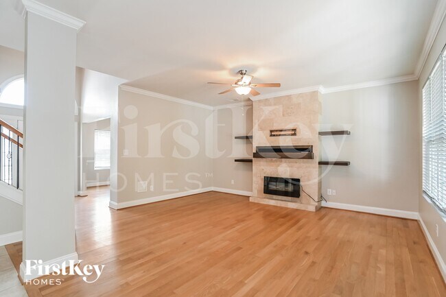 Foto del edificio - 5821 Parkstone Drive