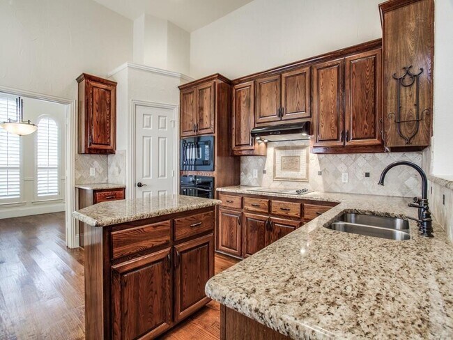 Building Photo - 2300 Haystack Dr