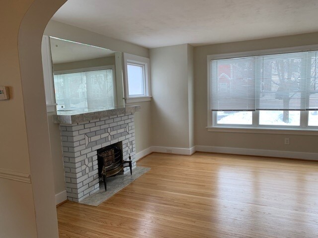 Foto del edificio - 180 Hamilton Dr