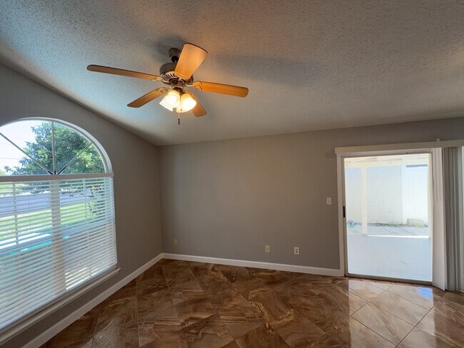 Building Photo - 502 San Gabriel Ct