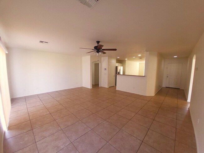 Building Photo - Spacious 3BR Phx Home for Rent!