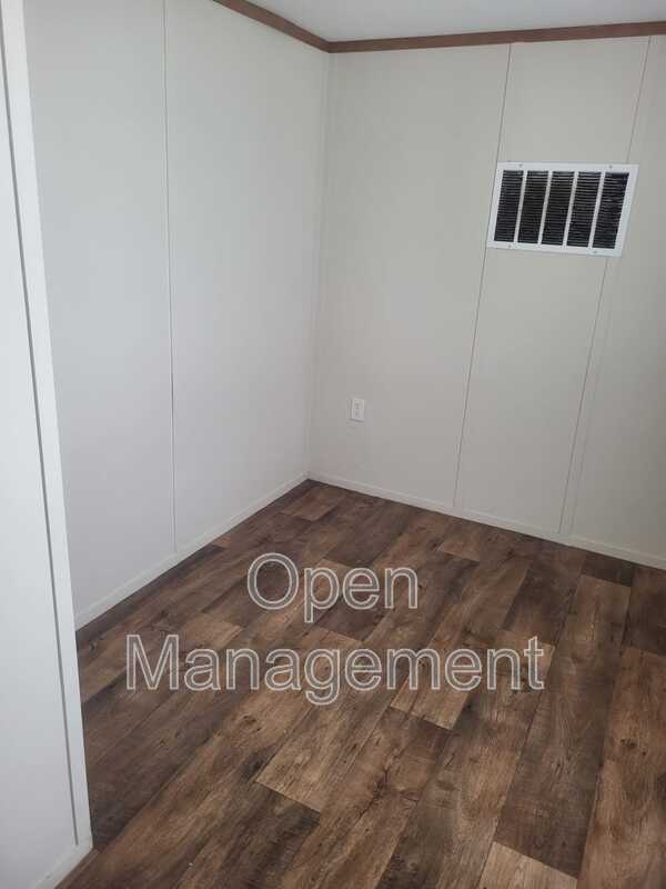 Foto del edificio - 3510 Bluegrass Park Dr