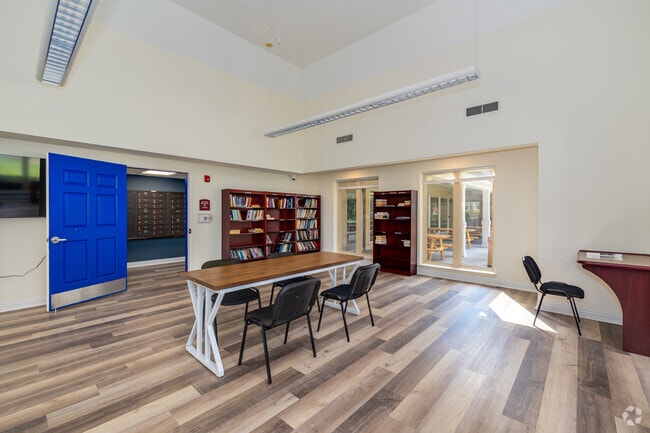 Library - Oasis Manor - Senior Housing Apartments