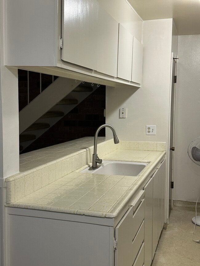 Building Photo - 1908 El Paso Ave