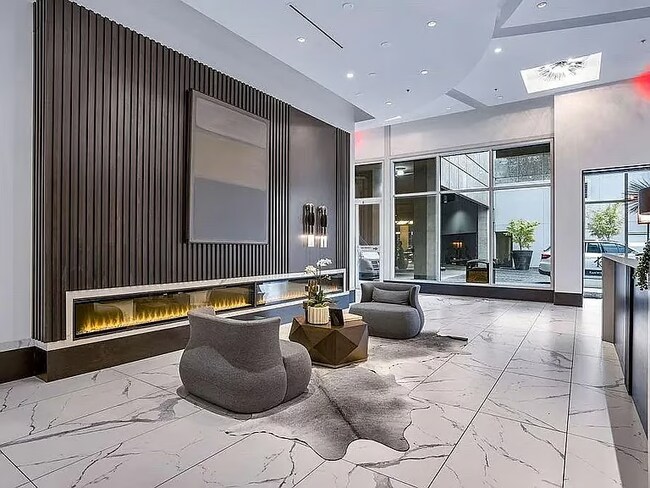 Foto del edificio - 400 W Peachtree St NW