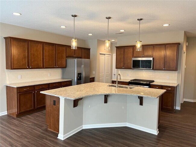 Foto del edificio - 5940 Urbandale Ln N