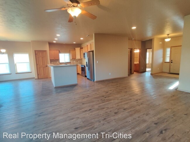 Building Photo - 3 br, 2 bath House - 2300 Meridian Ave