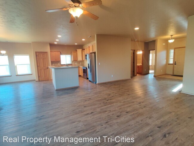 Foto del edificio - 3 br, 2 bath House - 2300 Meridian Ave