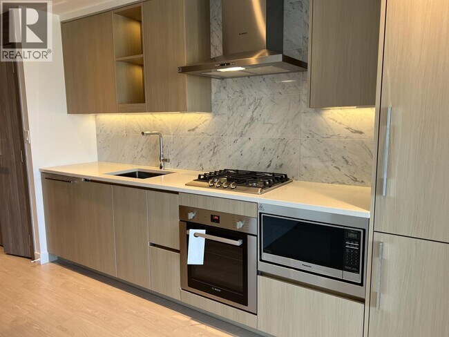 Photo du bâtiment - 4720 Lougheed Hwy.