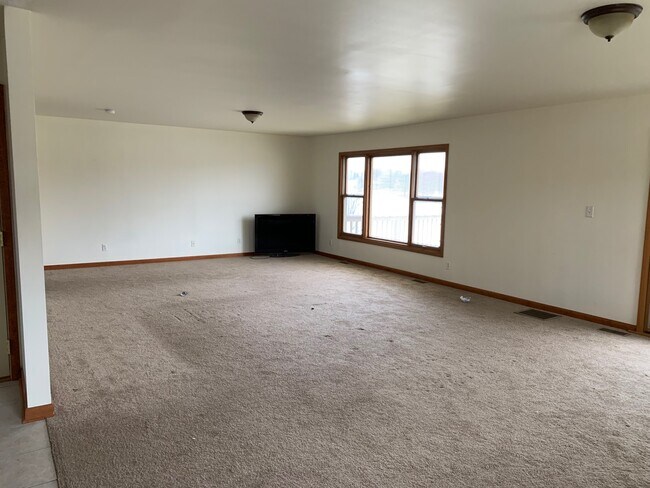 Building Photo - 2740 N 48th Rd