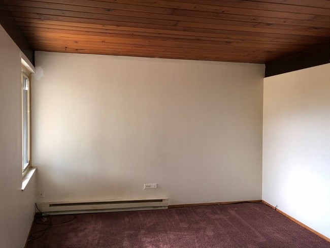 Building Photo - Wonderful 2 Bedroom 1 Bath Lansing Condo