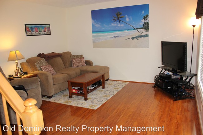 Building Photo - 1465 Shenstone Dr