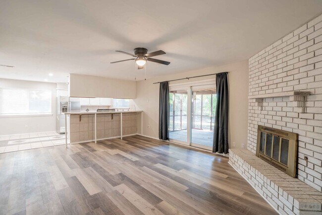 Foto del edificio - ***NEW LOWERED PRICE*** 3 Bed / 2 Bath / Near Tulsa Arts District / $1750