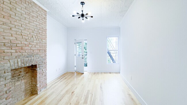 Foto del edificio - 182 Schaefer St