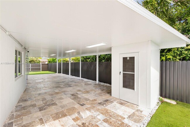 Foto del edificio - 10400 SW 42nd St