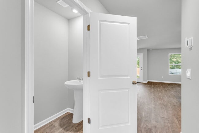 Foto del edificio - Beautiful Townhome at the Pines of New Hampstead