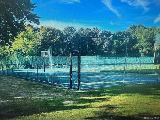 Building Photo - 5 Laramie Ct