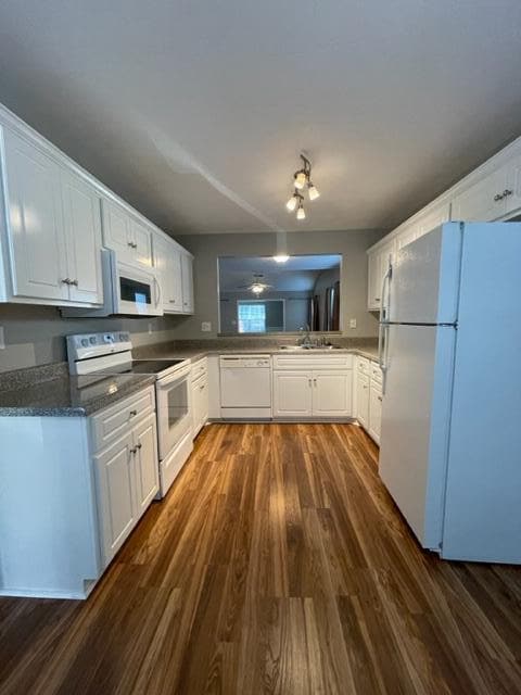 Building Photo - 120 Kendallwood Ct