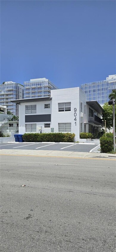 Foto del edificio - 9041 Harding Ave
