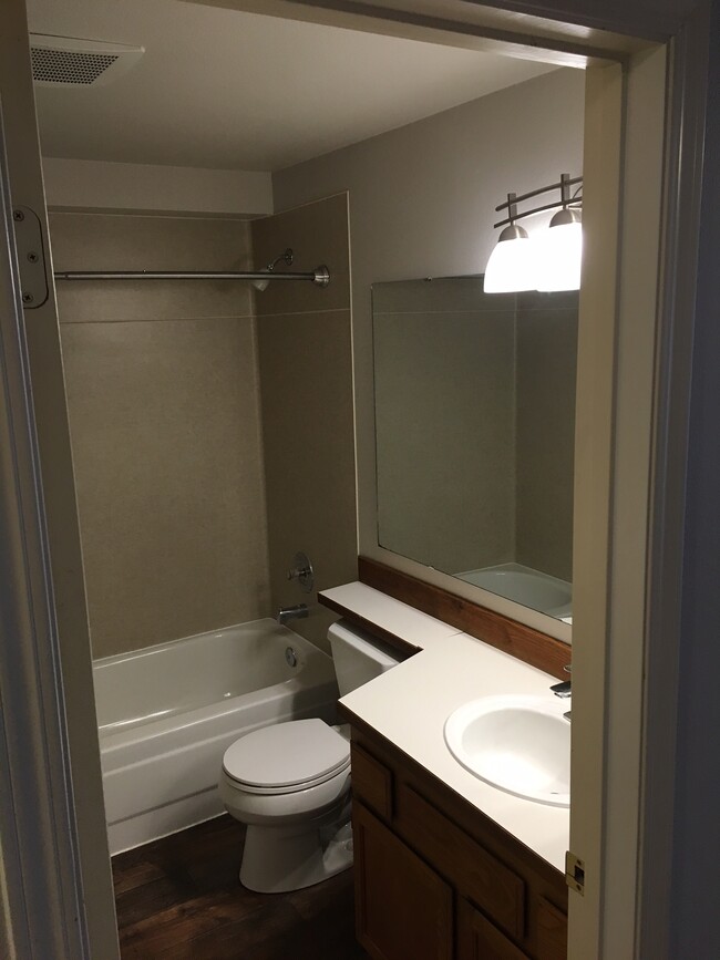 Building Photo - 7100 Greenwood Ave N