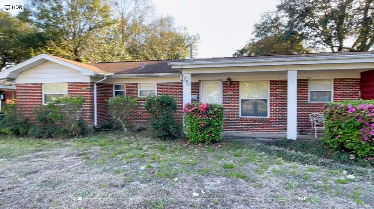 Primary Photo - 240 Jet Dr NW
