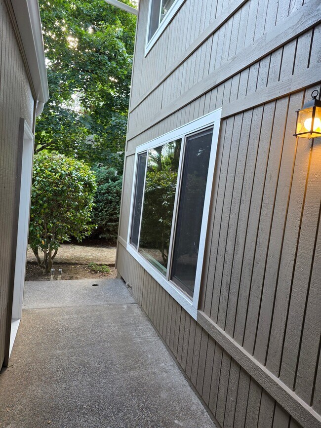 Building Photo - 1373 Fabry Rd SE