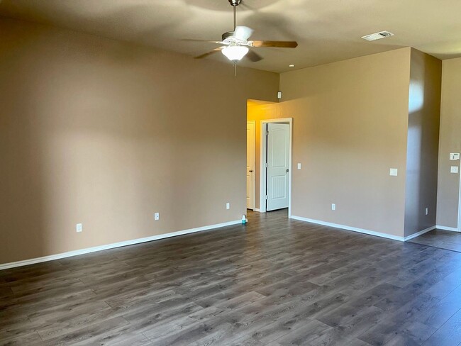 Building Photo - 3 br, 2 bath House - 513 SW 43rd St.