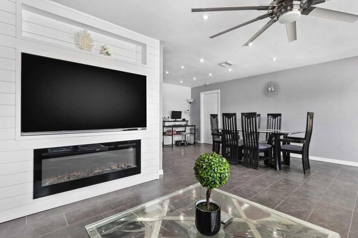Foto principal - 11635 81st Pl