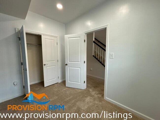 Foto del edificio - 465 Willow Bend Dr