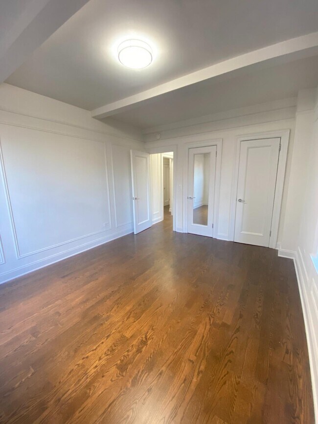 Foto del edificio - 25 W 68th St