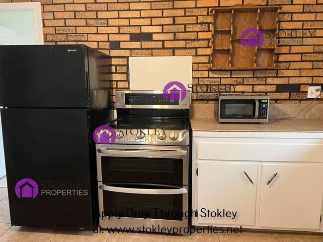 Foto del edificio - 198 Thomas Way