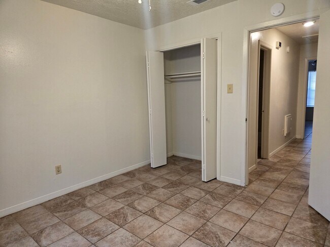 Foto del edificio - 3319 Bluestem Cir