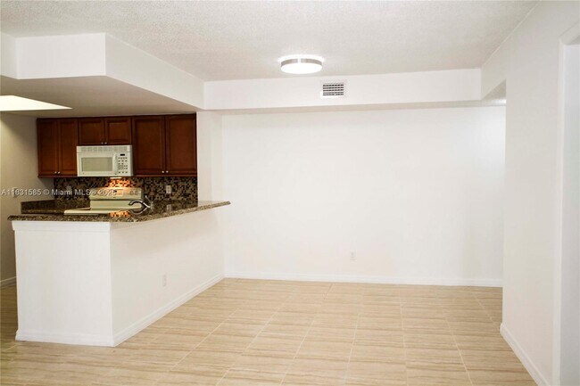 Foto del edificio - 9200 W Atlantic Blvd