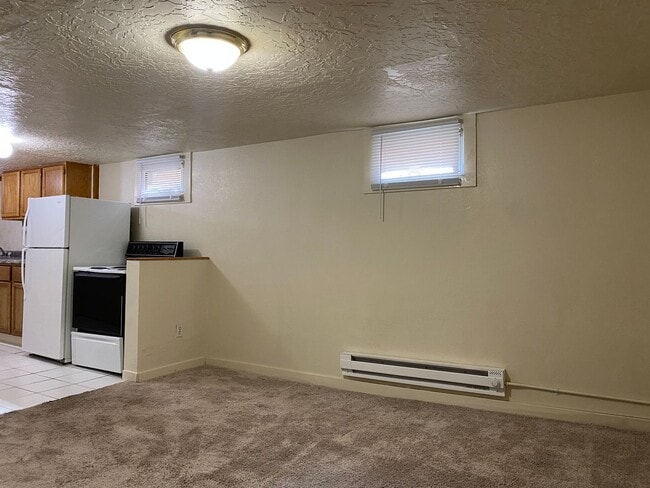 Foto del edificio - 709 Evans Ave