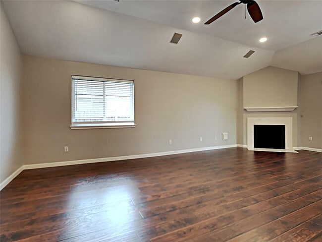 Building Photo - 7323 Buchanan Dr