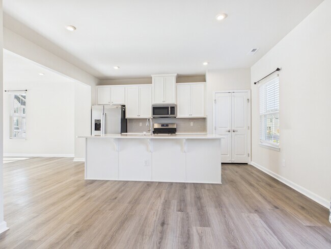 Foto del edificio - 2617 Grantham Place Dr