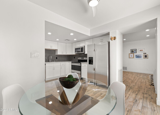 Foto del edificio - 7830 E Rovey Ave