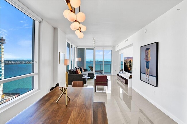 Foto del edificio - 601 NE 27th St