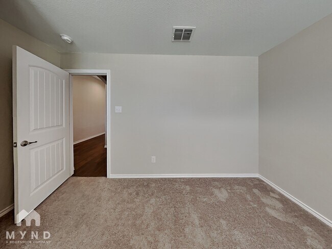 Foto del edificio - 529 Paloma St