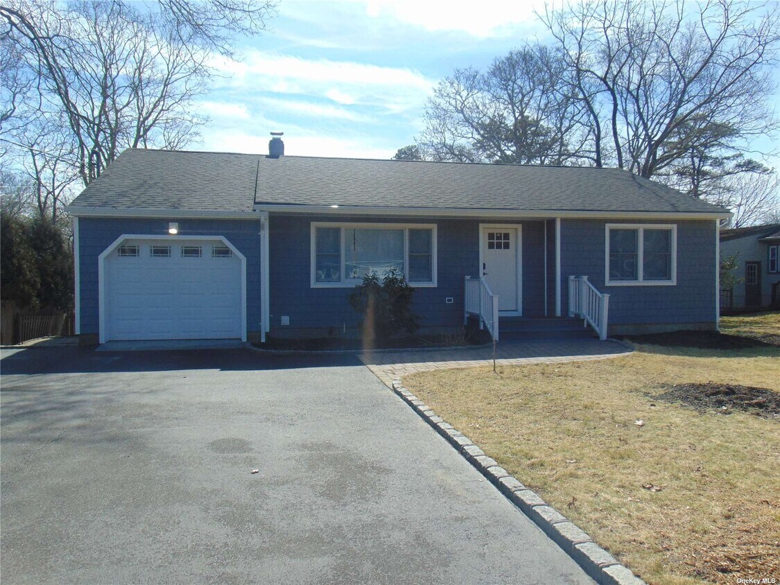 Primary Photo - 35 Suffolk Rd