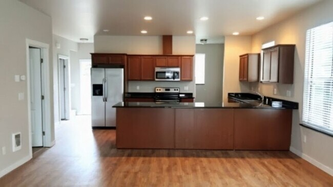 Foto del edificio - Newer Construction--- $2,000 gift card with a signed lease!!!