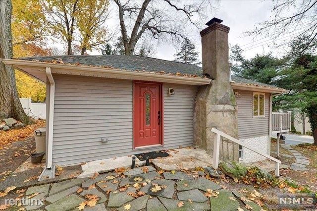 Foto del edificio - 1 br, 1 bath House - 180 Lakeview Ave