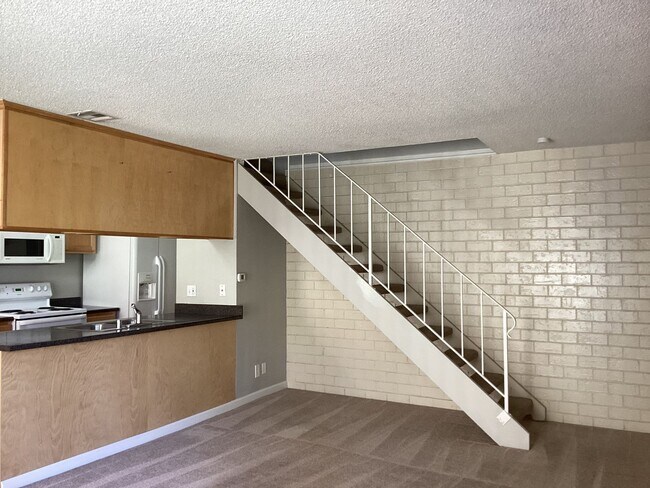 Foto del edificio - 460 W Alamos Ave