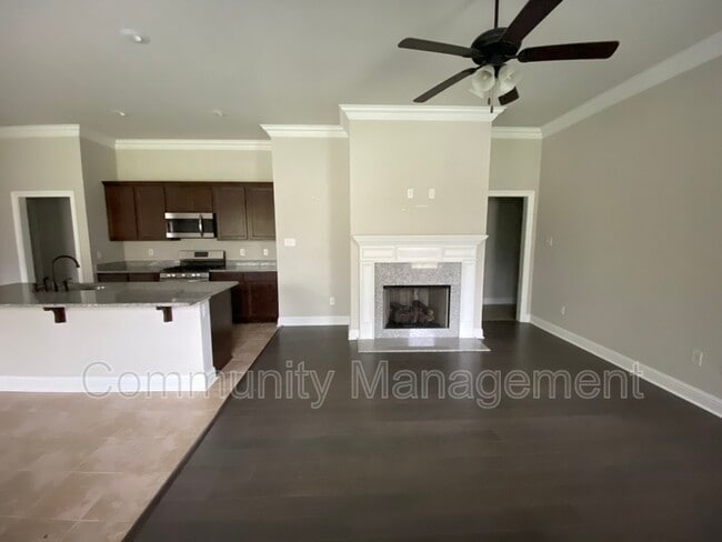 Building Photo - 12108 Grand Wood Ave
