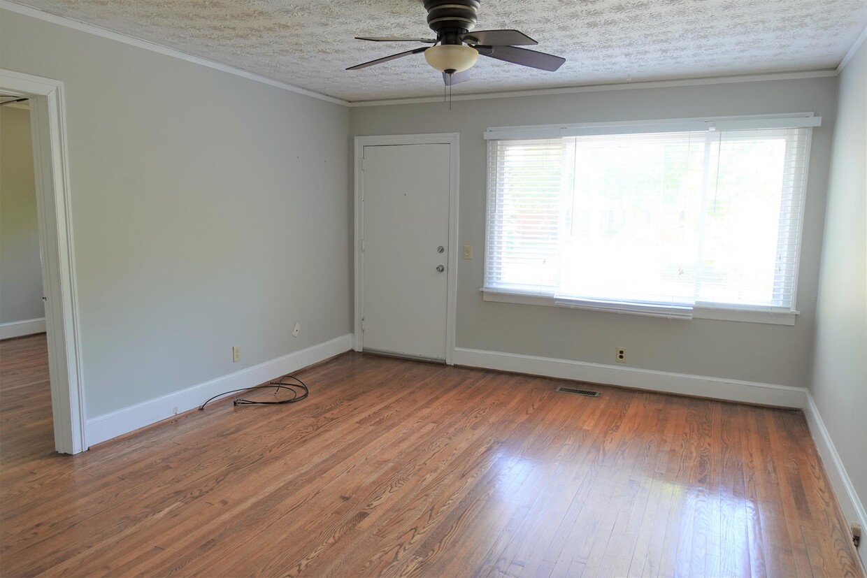 401 Tiffany Ln, Taylors, SC 29687 House Rental in Taylors, SC